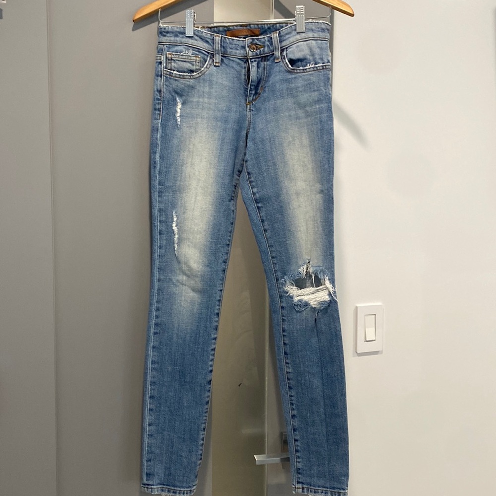 Joes jeans distressed ; size 24 skinny ankle
